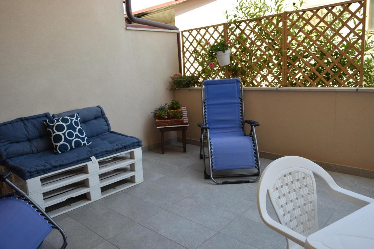 Casa Vacanze Lombardo Santa Teresa Di Riva Dış mekan fotoğraf