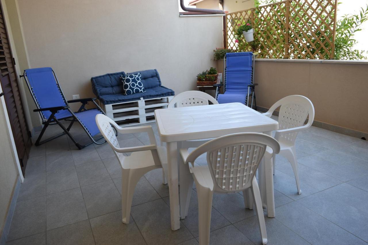 Casa Vacanze Lombardo Santa Teresa Di Riva Dış mekan fotoğraf