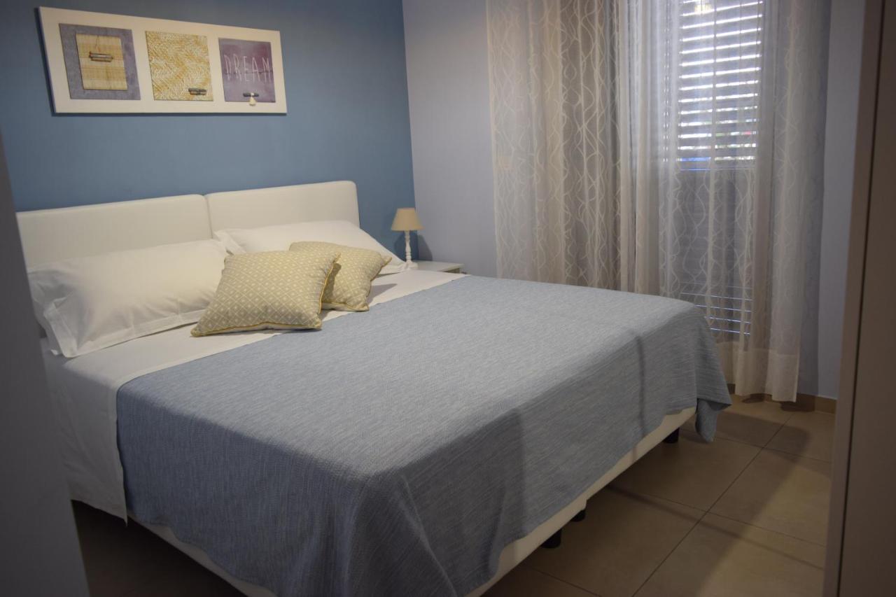 Casa Vacanze Lombardo Santa Teresa Di Riva Dış mekan fotoğraf