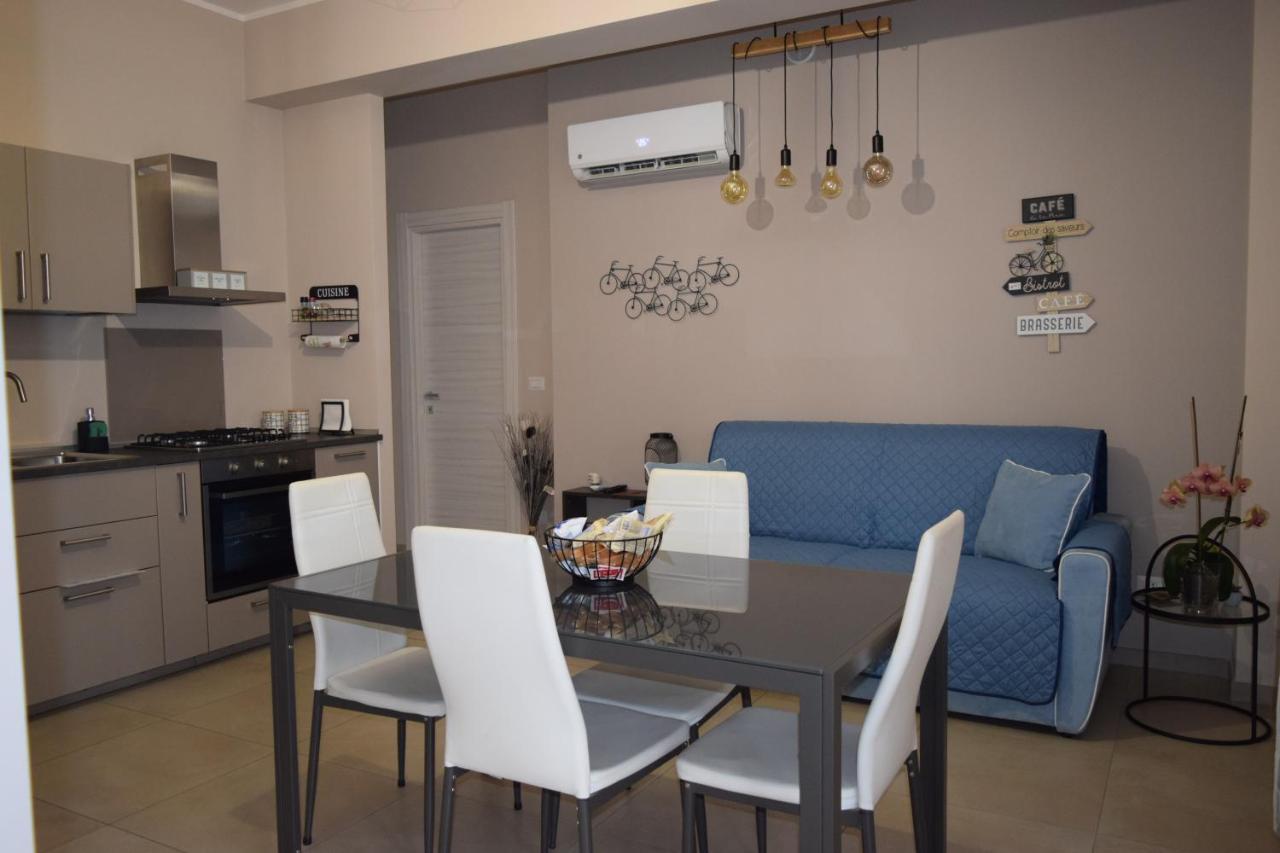 Casa Vacanze Lombardo Santa Teresa Di Riva Dış mekan fotoğraf