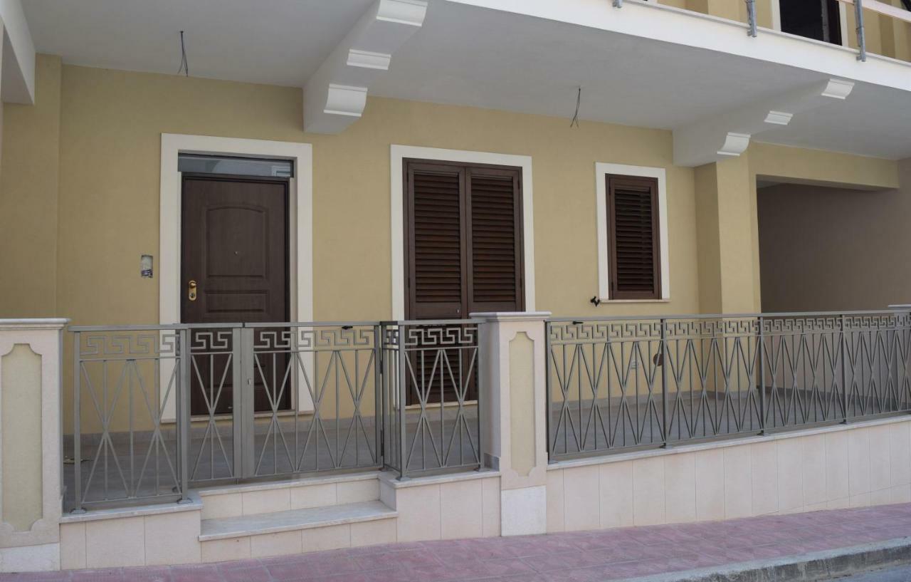 Casa Vacanze Lombardo Santa Teresa Di Riva Dış mekan fotoğraf